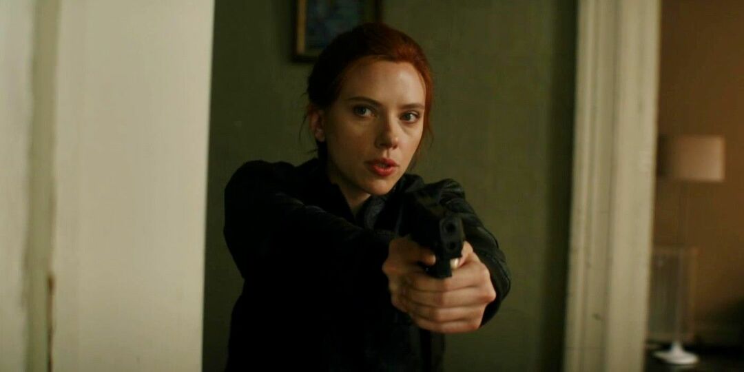 Scarlett Johansson como Natasha Romanoff em Viúva Negra da Marvel