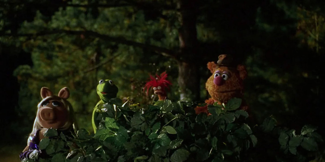 Piggy, Kermit, Pepe en Fozzie gaan Gonzo redden in Muppets From Space