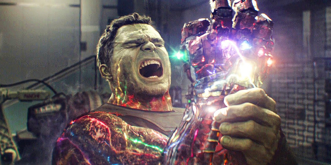 Hulk posname kamne neskončnosti v igri Avengers Endgame