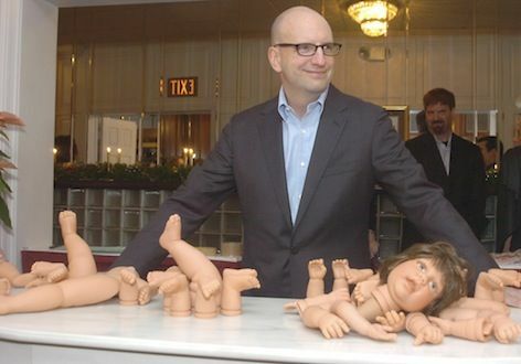 Steven Soderbergh z punčkami