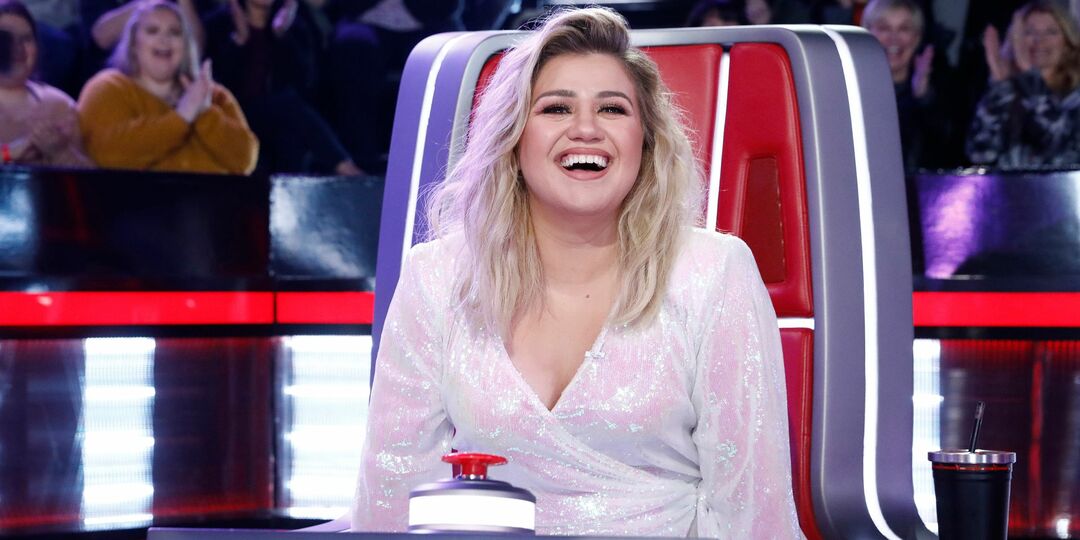 Kelly Clarkson in The Voice