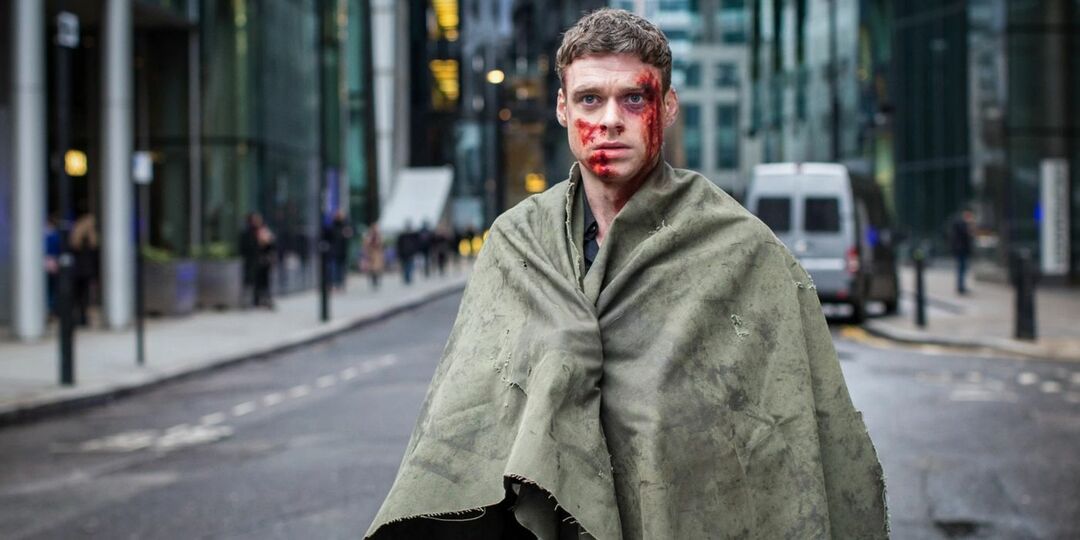 David Budd går på gaten i Bodyguard