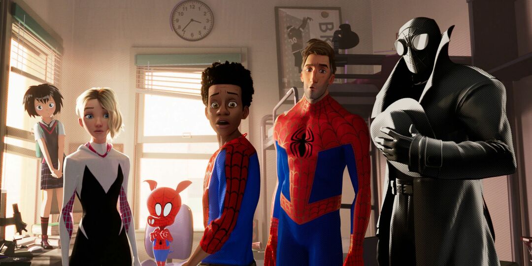 Homem-Aranha no Aranhaverso Peni Parker Gwen Stacy Presunto-Aranha Miles Morales Peter Parker Noir